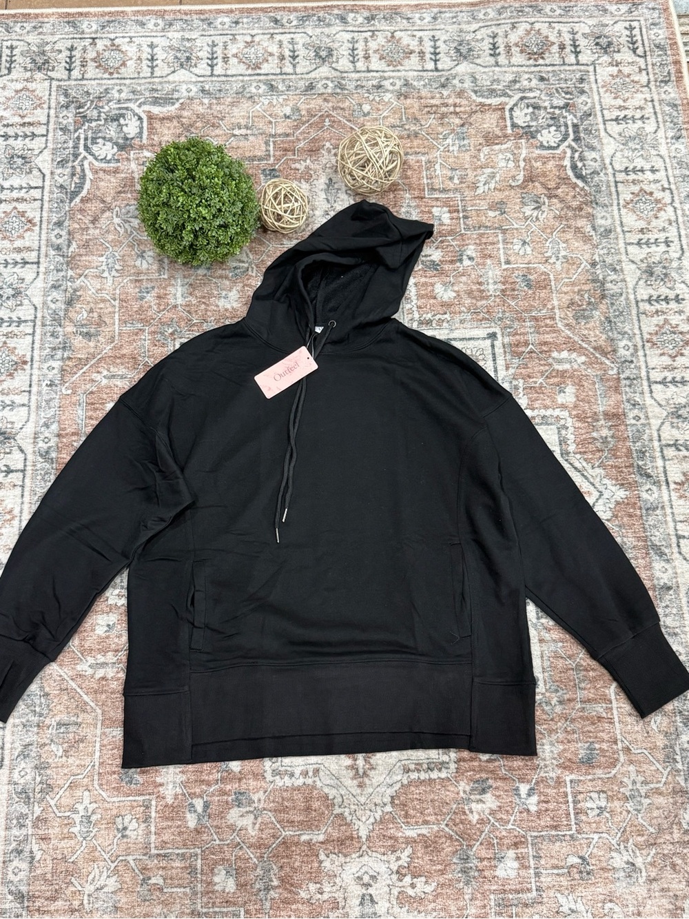 Black Men's Hoodie Sweater - Unbranded